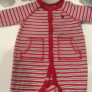 5 brand new pieces of baby clothes